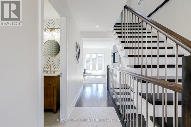 71 Roseland Dr in Toronto, ON - Building Photo - Building Photo