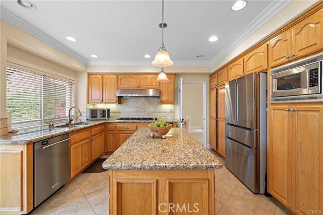 property at 2811 N Roxbury St