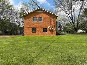 2601 Rita Ln NW in Huntsville, AL - Foto de edificio - Building Photo