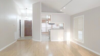 11827 Acadian Dr in Houston, TX - Building Photo - Building Photo