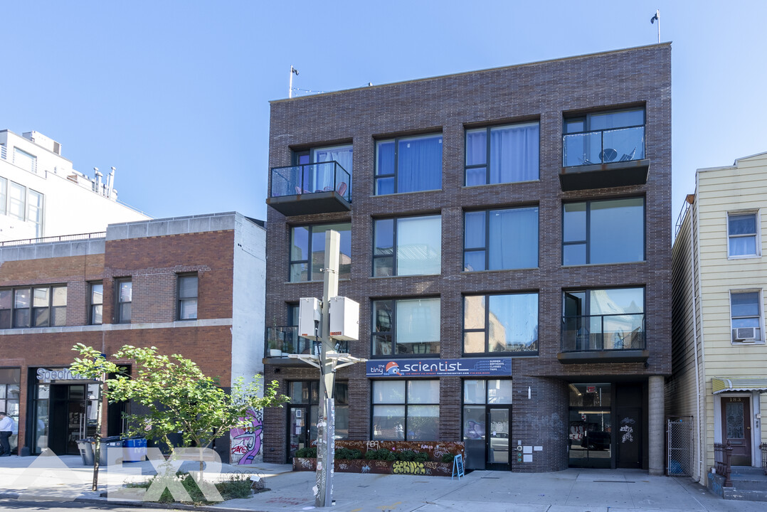 179 N 7th St, Unit 4A in Brooklyn, NY - Building Photo
