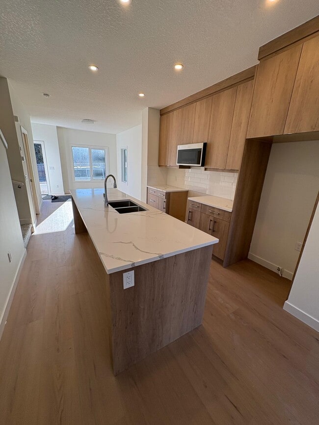 property at 920-935 35 St SE