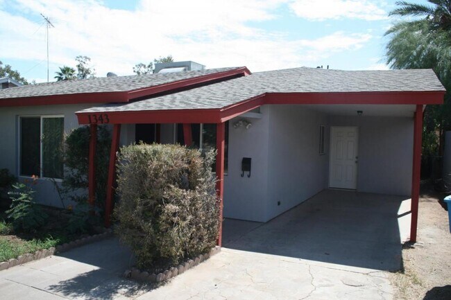 1343 E Osborn Rd in Phoenix, AZ - Building Photo - Building Photo