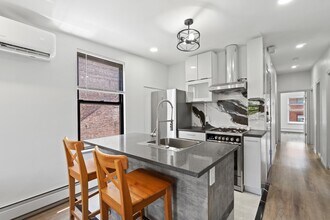 232 1st St in Jersey City, NJ - Building Photo - Building Photo