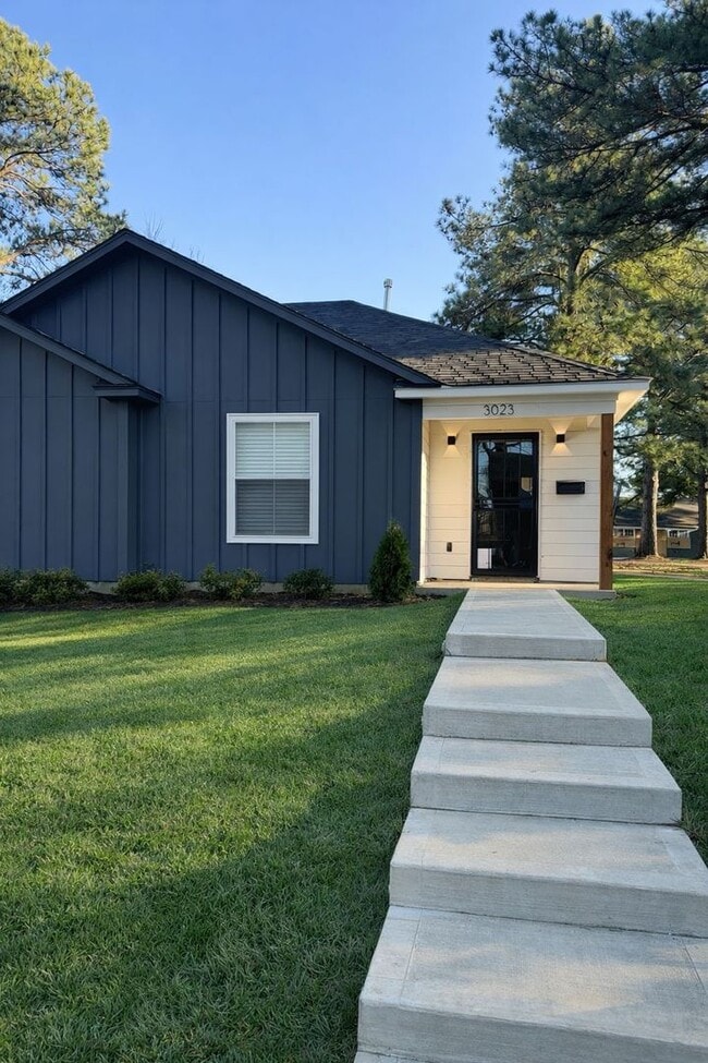 property at 3023 Waynoka Ave