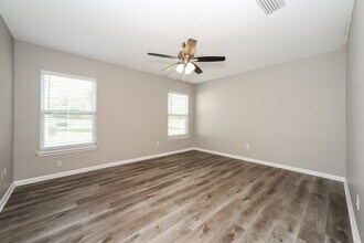 45 Perry Creek Dr in Jacksonville, FL - Building Photo - Building Photo