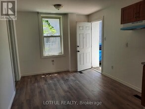 60 Victoria Ave in Smiths Falls, ON - Building Photo - Building Photo