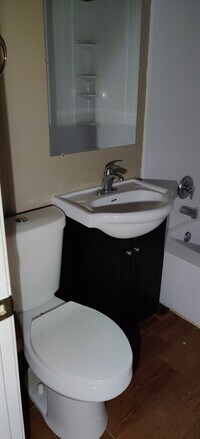 605 N Wolf Rd photo'