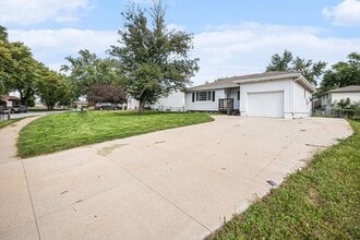 26 Cedar Dr in Yutan, NE - Building Photo - Building Photo