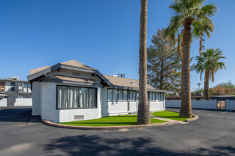 901 E Claremont St in Phoenix, AZ - Building Photo - Building Photo