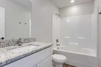 20855 R Ct in Omaha, NE - Building Photo - Building Photo