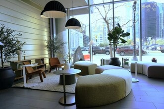 235 W Van Buren St in Chicago, IL - Building Photo - Building Photo