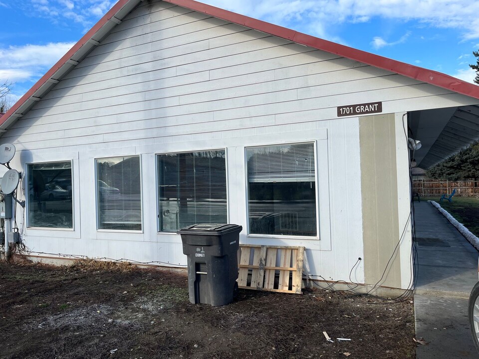 1701 Grant St in Yakima, WA - Foto de edificio