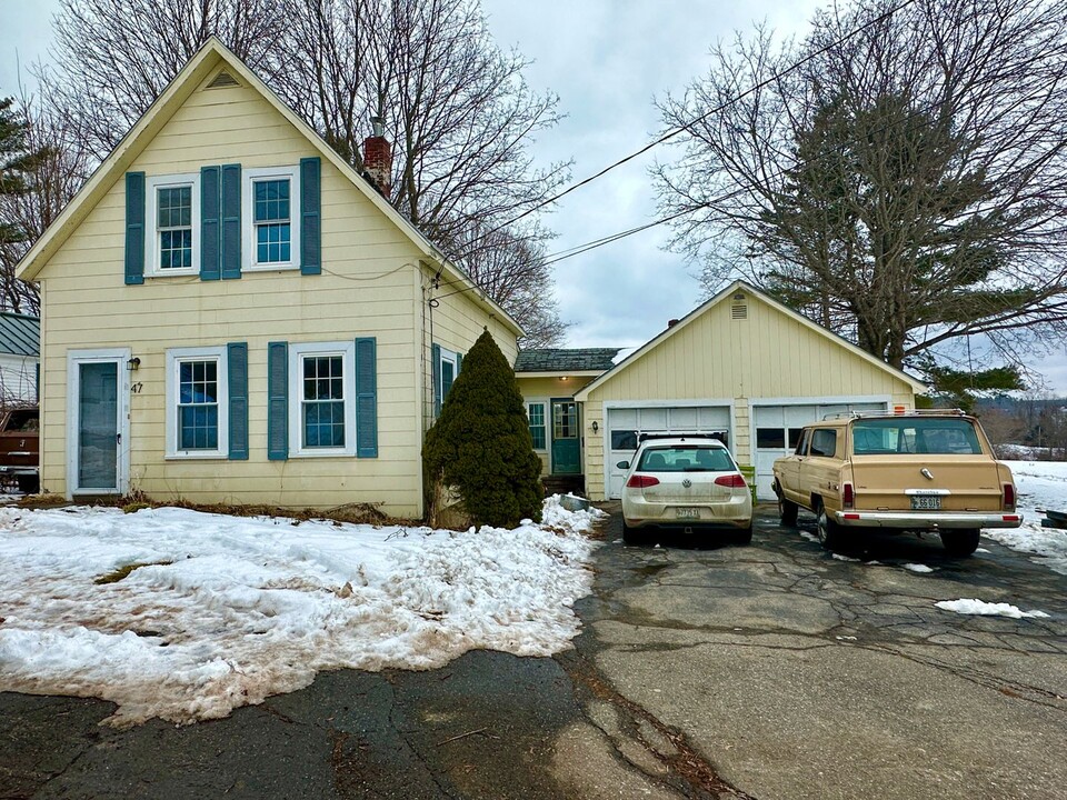 47 Sheldon St in Farmingdale, ME - Building Photo