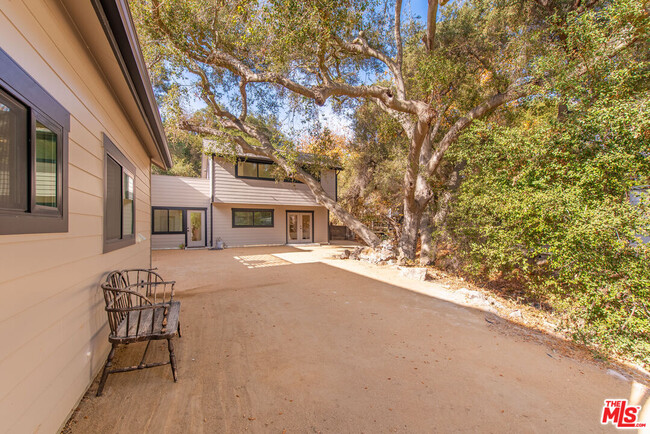 1372 Old Topanga Canyon Rd in Topanga, CA - Building Photo - Building Photo