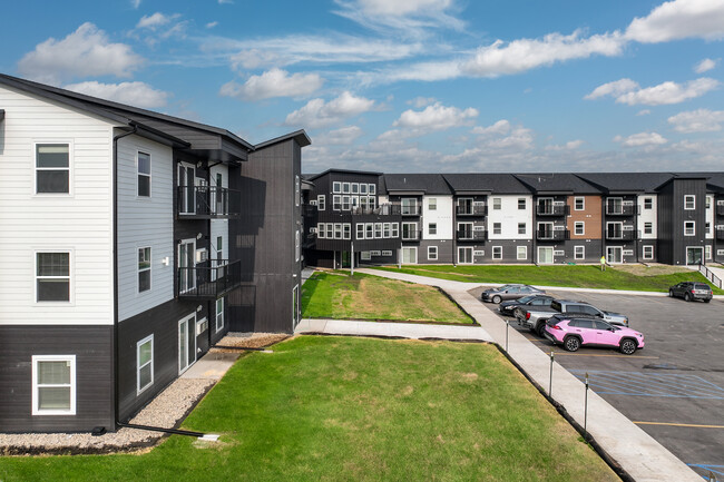 Lakeland Apartments in Willmar, MN - Building Photo - Building Photo