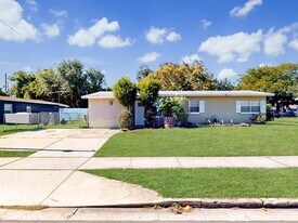 2502 N Beaumont Ave in Kissimmee, FL - Building Photo