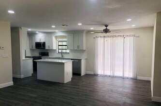 13618 51st Pl N in West Palm Beach, FL - Foto de edificio - Building Photo