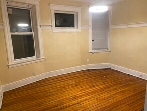 40 Gardner Ave in Jersey City, NJ - Building Photo - Building Photo