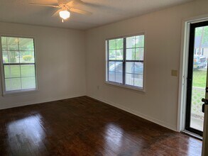 705 W Center St in Beebe, AR - Building Photo - Building Photo