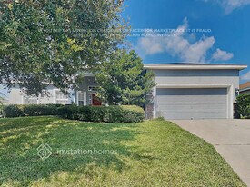 6250 Cornerstone Dr in Lakeland, FL - Building Photo