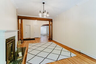 5131 S Blackstone Ave in Chicago, IL - Building Photo - Building Photo