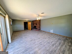 96 Glencrest Dr in Toccoa, GA - Building Photo - Building Photo