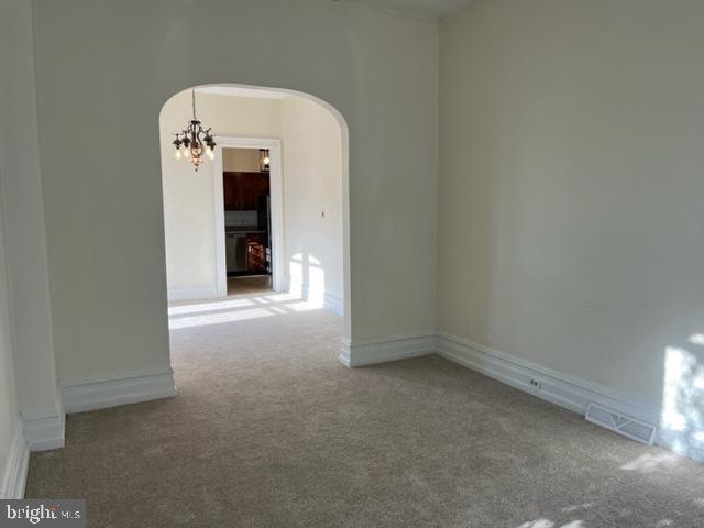 421 E High St-Unit -APT 1 in Pottstown, PA - Foto de edificio - Building Photo