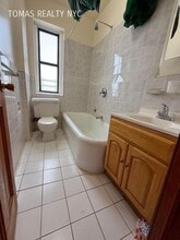 710 E 235th St in Bronx, NY - Building Photo - Building Photo