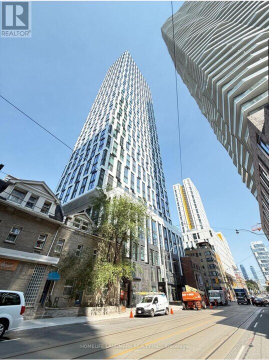 252 Church St in Toronto, ON - Building Photo