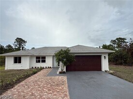 1371 14th Ave NE in Naples, FL - Building Photo