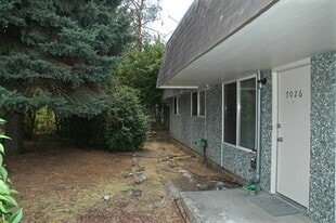 7026 SE Woodward in Portland, OR - Building Photo