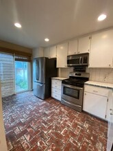 700 E Lake Dr in Orange, CA - Foto de edificio - Building Photo