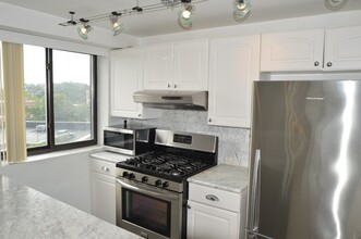 15 North Beacon St, Unit 402 in Boston, MA - Foto de edificio - Building Photo