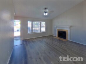 4652 Baytree Dr in Fort Worth, TX - Foto de edificio - Building Photo