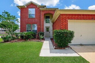 1030 Riverwood Dr in Dickinson, TX - Building Photo - Building Photo