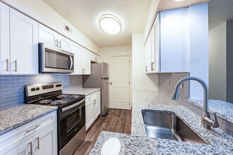 Hidden Lakes Apartment Homes in Miamisburg, OH - Building Photo - Building Photo