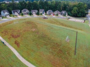 1093 Hartwell Rd in Locust Grove, GA - Building Photo - Building Photo