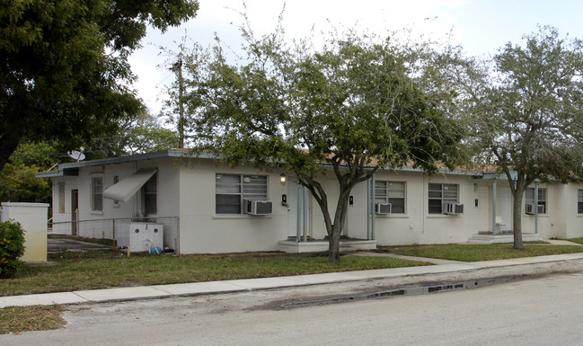 303 27th St in West Palm Beach, FL - Building Photo - Building Photo