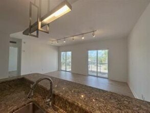2631 NE 14th Ave, Unit 208 in Wilton Manors, FL - Building Photo - Building Photo