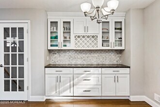 10 Chestnut Ridge Rd in Holmdel, NJ - Building Photo - Building Photo