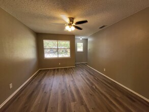 2110 Redbud Ln in Plano, TX - Building Photo - Building Photo