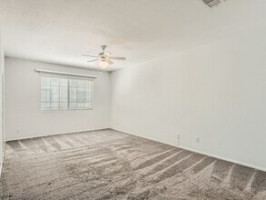 1044 Grammy Dr in Las Vegas, NV - Building Photo - Building Photo
