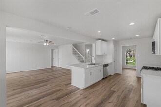 6727 Shelby Oaks Dr in Richmond, TX - Building Photo - Building Photo