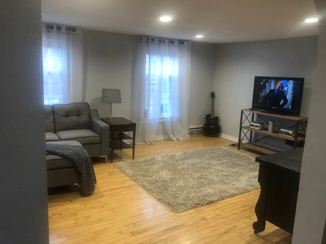 838 S Roosevelt St, Unit Up
