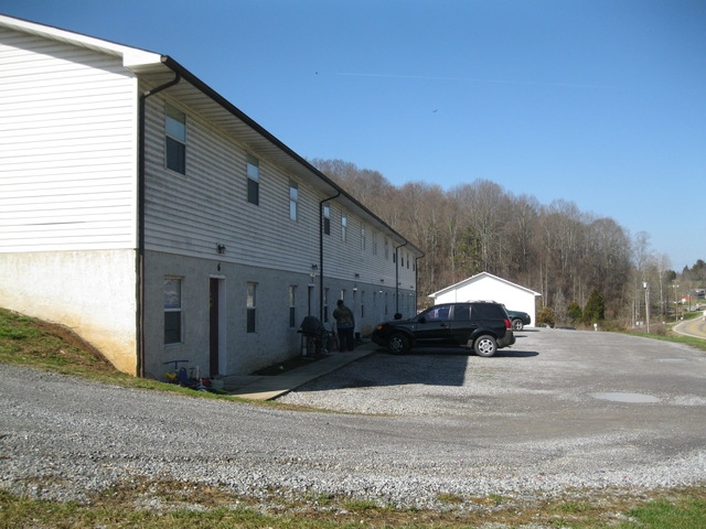 Peaceful Valley Apartments in Bulls Gap, TN - Building Photo