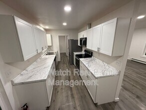 7350 Cantonment Ct in Anchorage, AK - Building Photo - Building Photo