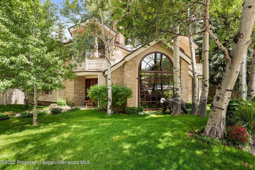 504 N 8th St in Aspen, CO - Foto de edificio