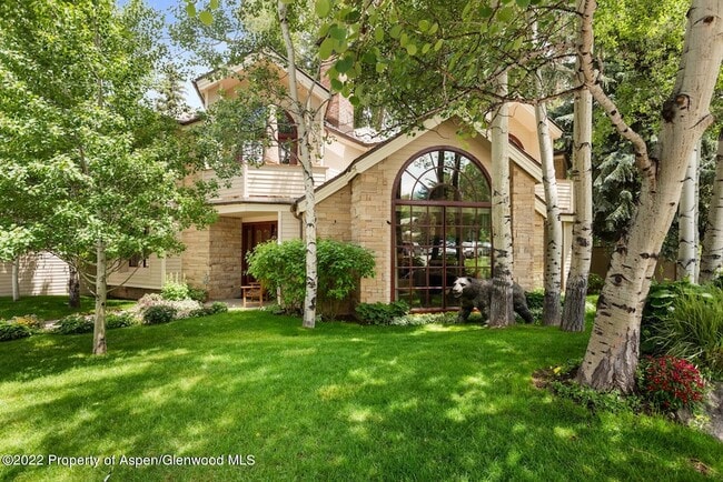 property at 504 N 8th St