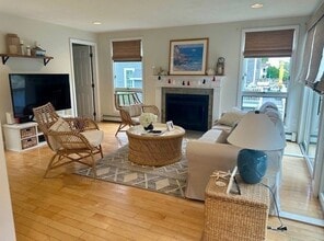 6 Samoset Rd in Bourne, MA - Building Photo - Building Photo